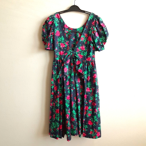 Laura Ashley Dresses & Skirts - Vintage Laura Ashley Black Pink Floral Puff Slee